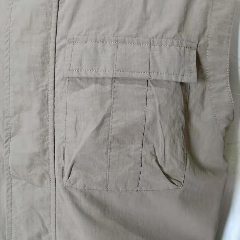 Машки елек за риболов на отворено за машка фотографија со повеќе џебни работни облеки