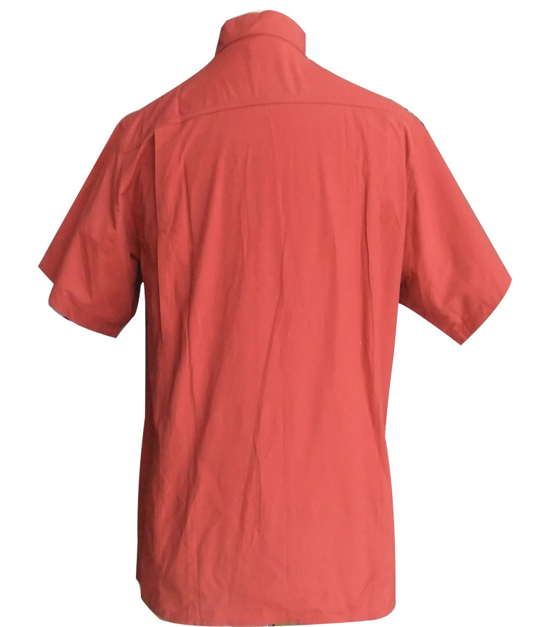 Këmishë e rehatshme e kuqe pune me mëngë të shkurtra për të rritur