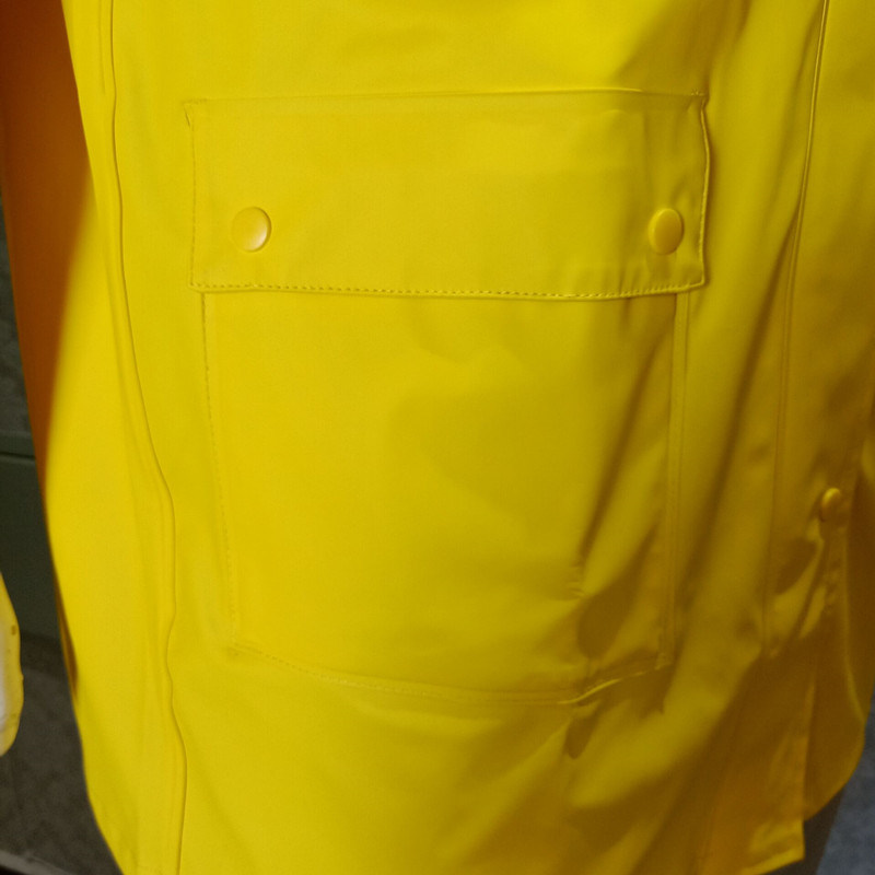 New Arrival Men Fashion Button-Pocket Fishtail Rain Coat Waterproof/Hooded Rain Jacket
